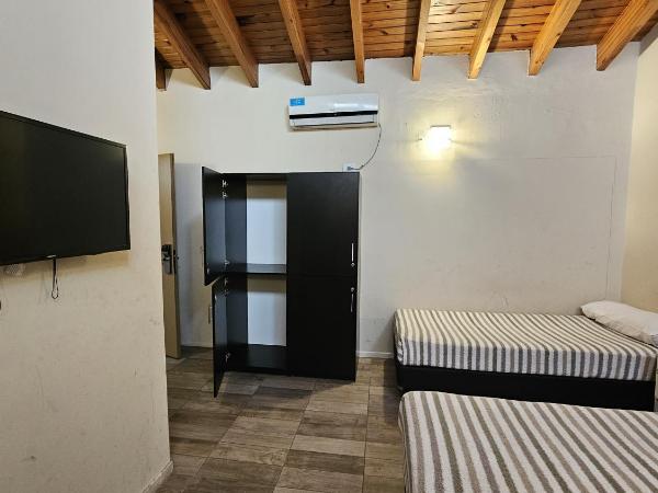 DAKAR HOSTEL : photo 4 de la chambre chambre quadruple standard