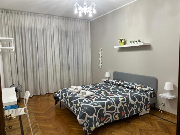 Bed2Go Botticelli : photo 2 de la chambre chambre lit queen-size avec salle de bains commune 