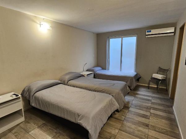 DAKAR HOSTEL : photo 1 de la chambre chambre triple basique