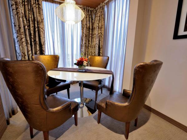 Kenzi Sidi Maarouf : photo 2 de la chambre senior suite king size bed city view