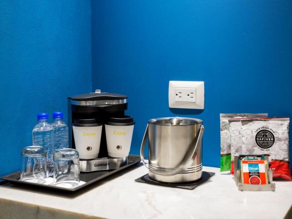 DoubleTree by Hilton Veracruz : photo 1 de la chambre chambre lit queen-size - vue sur plage