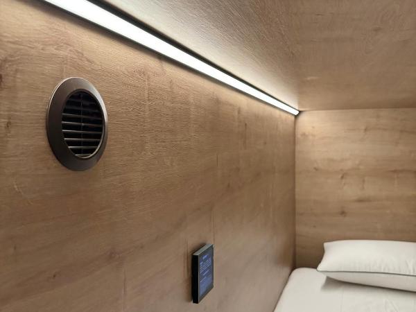 The POD Suite Hostel Village : photo 7 de la chambre b06 mixed upper bed in shared room with 20 beds