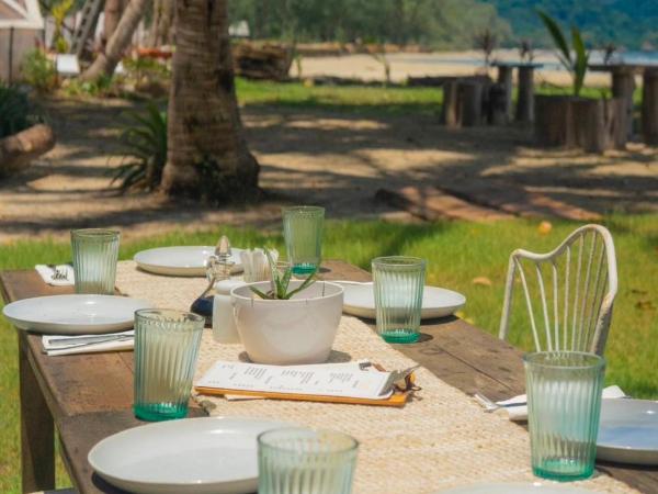 The Shore Koh Chang Boutique Resort : photo 6 de la chambre chambre lit king-size - vue sur mer