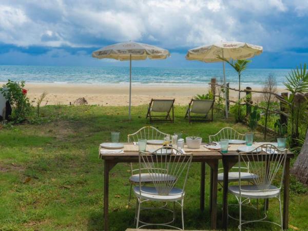 The Shore Koh Chang Boutique Resort : photo 7 de la chambre chambre lit king-size - vue sur mer