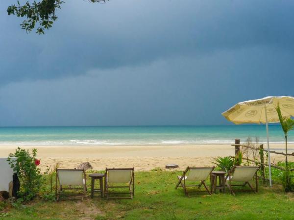 The Shore Koh Chang Boutique Resort : photo 9 de la chambre chambre lit king-size - vue sur mer