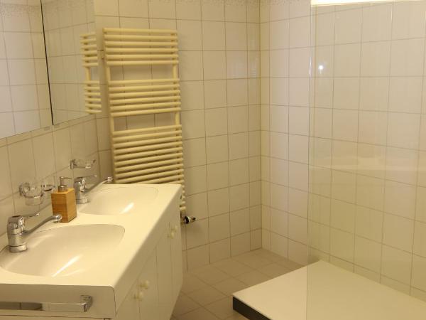 Kursaal Arosa - adults only : photo 5 de la chambre two-bedroom suite (104)