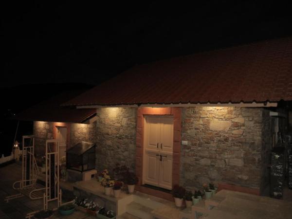 Jamnagar Villas and home : photo 2 de la chambre studio avec vue sur jardin