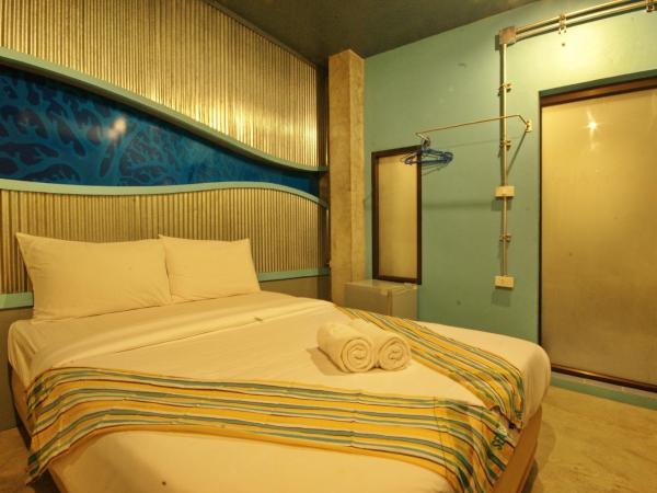 Seabox Khaolak Hostel : photo 3 de la chambre chambre simple standard - vue sur montagne