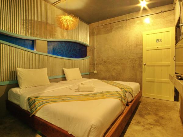 Seabox Khaolak Hostel : photo 4 de la chambre chambre lits jumeaux Économique