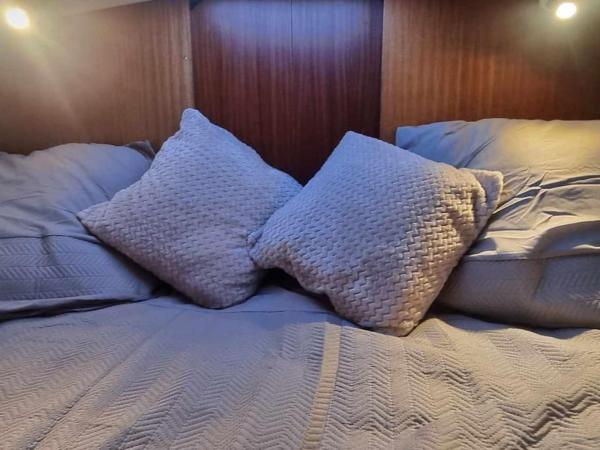Nuit romantique sur un bateau à Deauville : photo 10 de la chambre mobile home