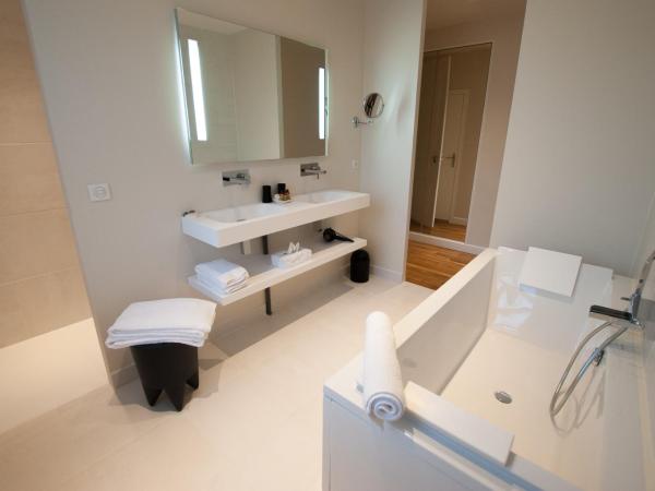 Maison M Troyes : photo 7 de la chambre chambre lit queen-size - vue sur jardin