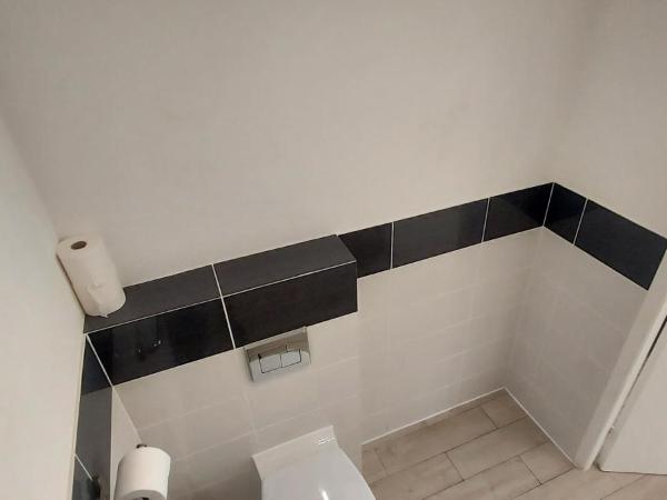 Brit Hotel Confort Manosque Cadarache : photo 9 de la chambre chambre double - accessible aux personnes à mobilité réduite 