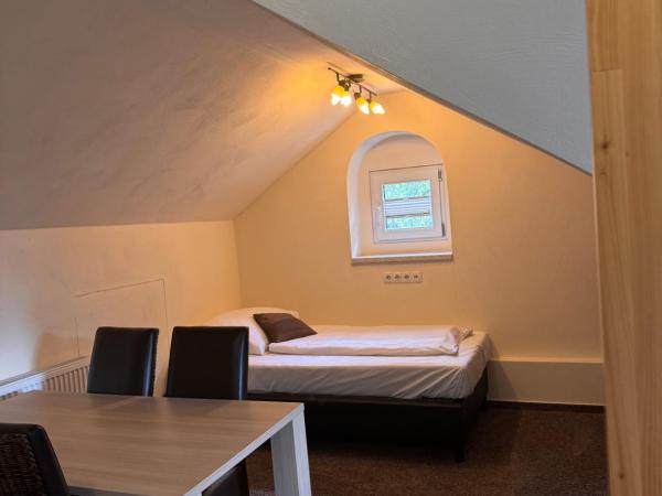 Hotel Biedermeier : photo 2 de la chambre chambre familiale standard