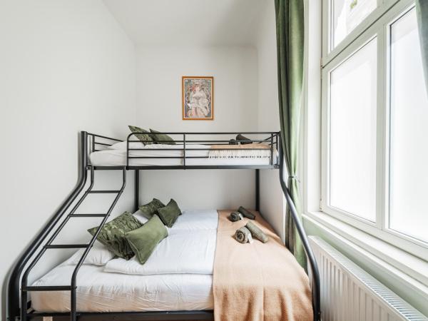 Bloom by Home1 : photo 6 de la chambre chambre triple avec salle de bains commune