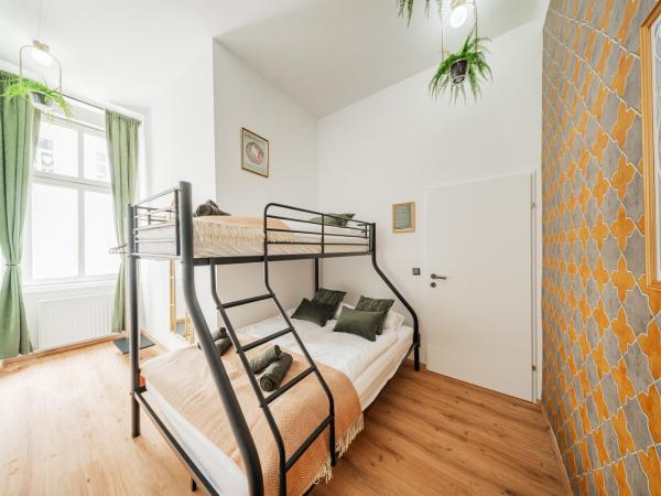Bloom by Home1 : photo 7 de la chambre chambre triple avec salle de bains commune