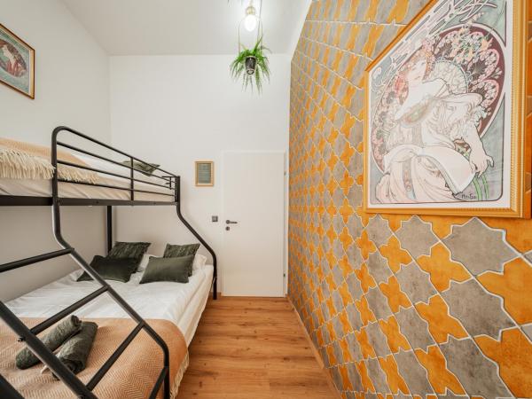 Bloom by Home1 : photo 10 de la chambre chambre triple avec salle de bains commune