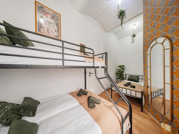 Bloom by Home1 : photo 3 de la chambre chambre quadruple avec salle de bains commune