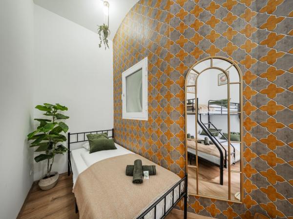 Bloom by Home1 : photo 2 de la chambre chambre quadruple avec salle de bains commune