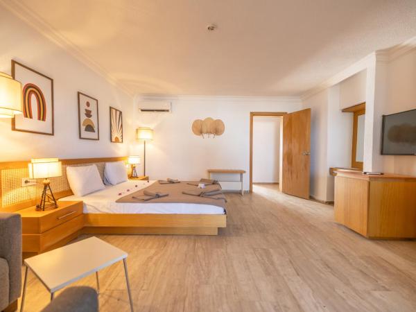 Regulus Beach Resort Hotel : photo 9 de la chambre chambre familiale avec salle de bains privative