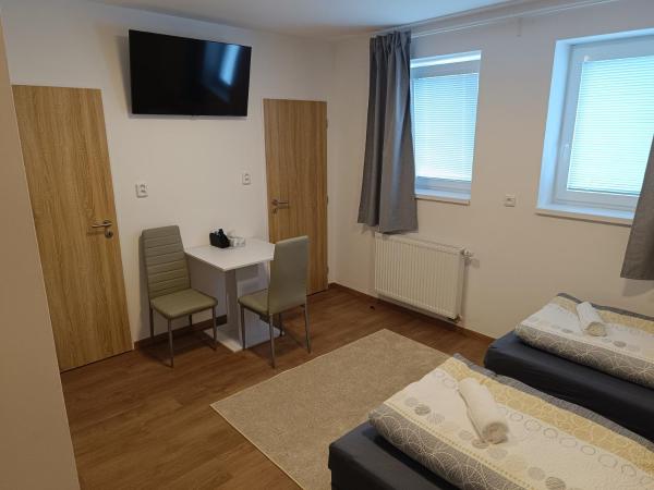 Penzion Hády : photo 2 de la chambre chambre double ou lits jumeaux avec salle de bains