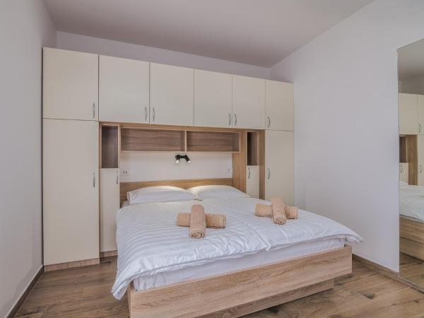 B&B Šegulja : photo 3 de la chambre chambre double avec balcon - vue sur mer