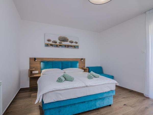 B&B Šegulja : photo 2 de la chambre chambre double deluxe avec balcon - vue sur mer