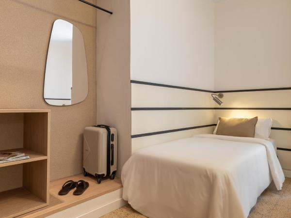 Hotel Robson : photo 4 de la chambre chambre triple supérieure