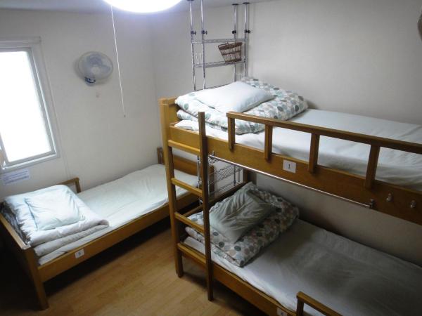 Backpackers Hostel Ino's Place : photo 9 de la chambre chambre triple