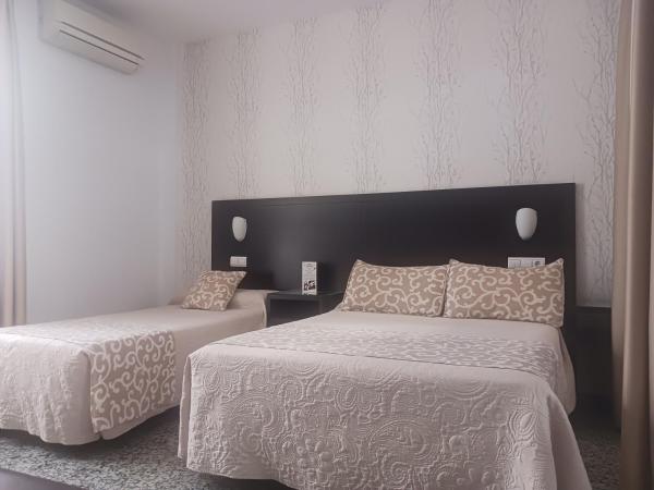 Hotel de Los Faroles : photo 1 de la chambre chambre triple