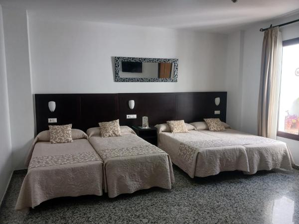 Hotel de Los Faroles : photo 8 de la chambre chambre quadruple