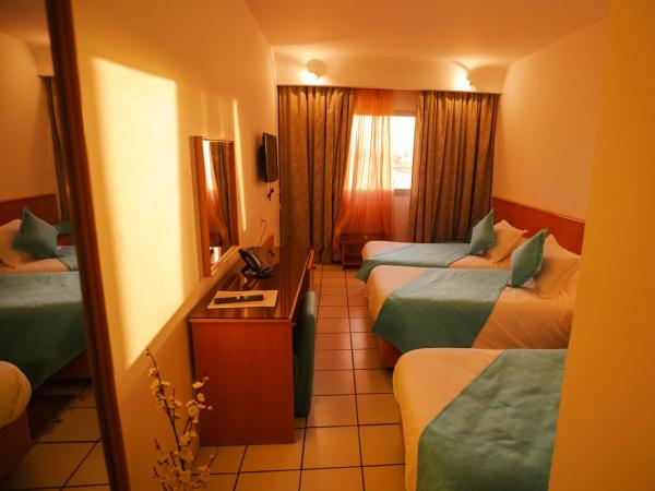 Le National : photo 3 de la chambre chambre triple