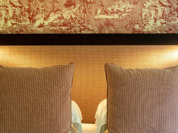 Les Manoirs de Tourgéville : photo 3 de la chambre chambre double - vue sur jardin