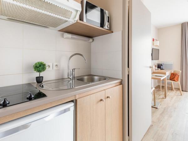 Appart'City Confort Cherbourg : photo 3 de la chambre studio lits jumeaux 