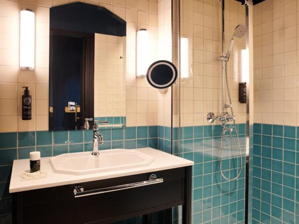 Square Lodge Hotel La Roche sur Yon - Handwritten Collection : photo 2 de la chambre chambre double classique