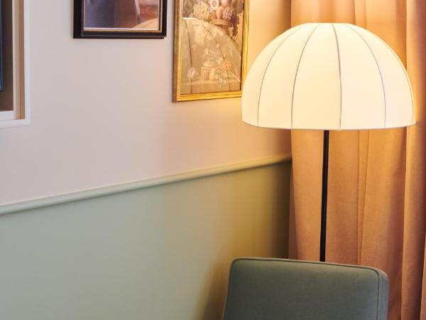 Square Lodge Hotel La Roche sur Yon - Handwritten Collection : photo 3 de la chambre chambre double classique