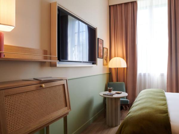 Square Lodge Hotel La Roche sur Yon - Handwritten Collection : photo 1 de la chambre chambre double classique - vue sur ville