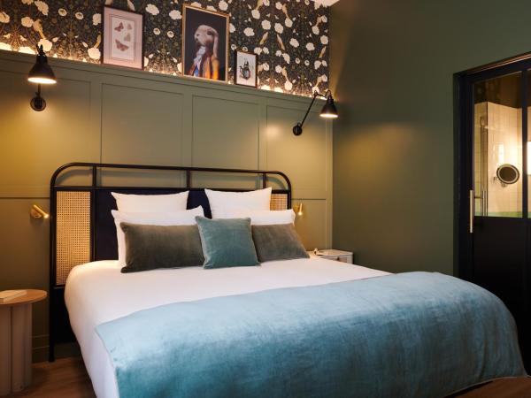 Square Lodge Hotel La Roche sur Yon - Handwritten Collection : photo 1 de la chambre chambre lit king-size supérieure