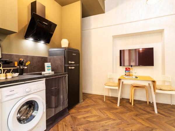 LE BOUDOIR AP4417 By Riviera Holiday Homes : photo 6 de la chambre appartement