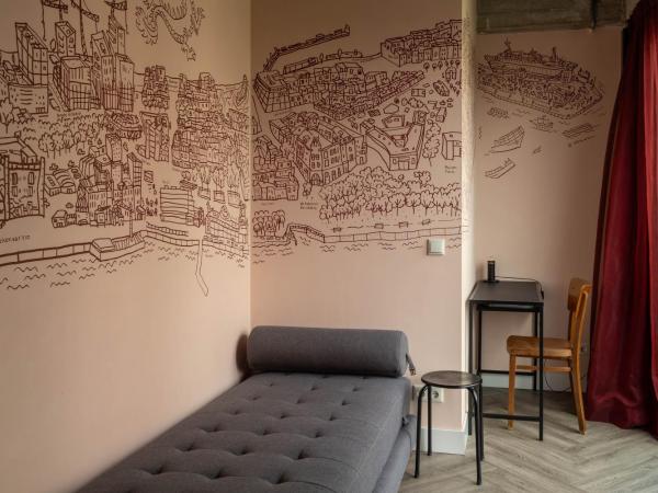 Bed, Bites & Business Hotel Rotterdam : photo 6 de la chambre chambre double deluxe avec balcon