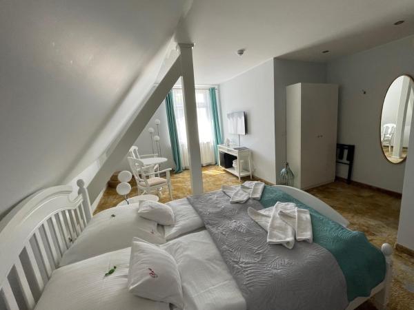 Willa 4 Pory Roku & Uznam : photo 5 de la chambre chambre double