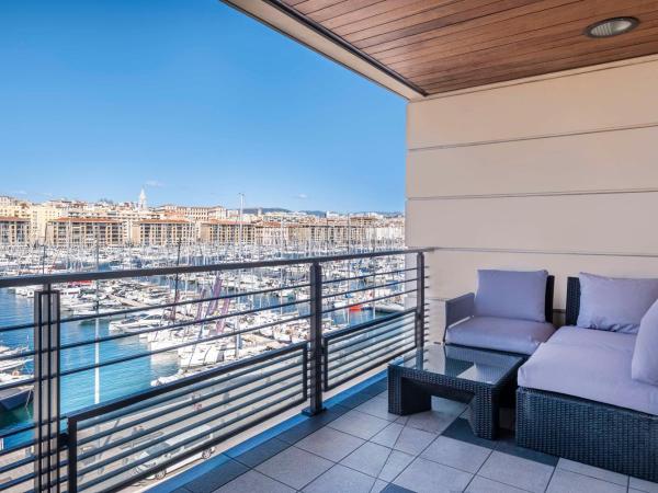 Radisson Blu Hotel Marseille Vieux Port : photo 5 de la chambre suite avec terrasse - vue sur port