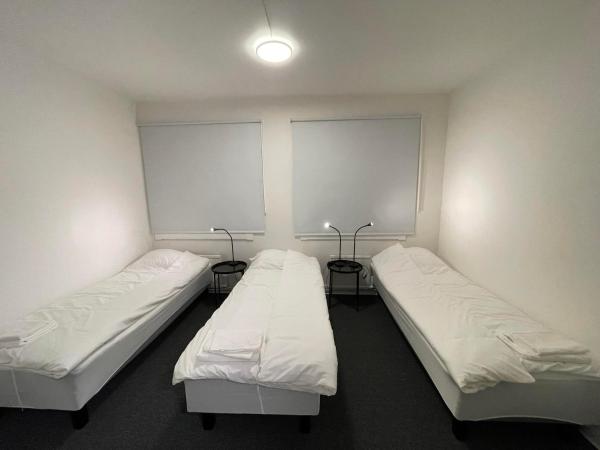 Kontorshotell Ringön : photo 2 de la chambre chambre triple basique avec salle de bains commune