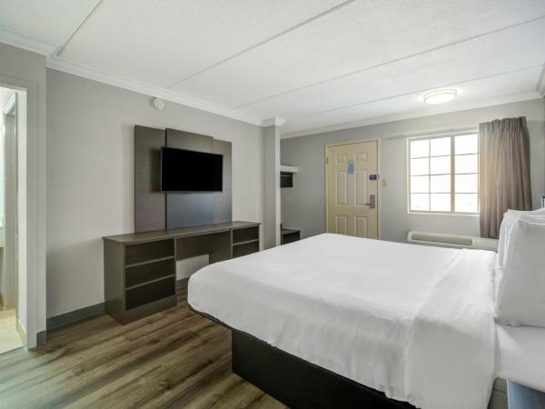 Motel 6 San Antonio, TX I-35 North Corridor : photo 4 de la chambre chambre lit king-size - non-fumeurs