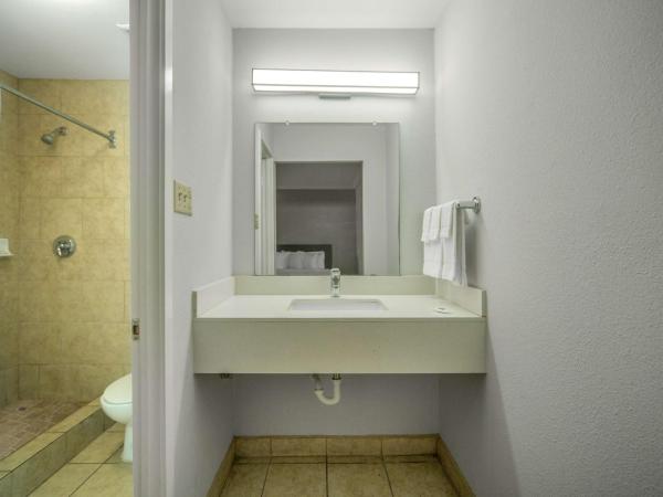 Motel 6 San Antonio, TX I-35 North Corridor : photo 6 de la chambre chambre 2 lits queen-size - non-fumeurs