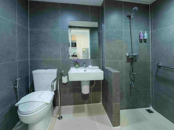 Chiva Bangkok Hotel - SHA Plus : photo 4 de la chambre studio lit queen-size