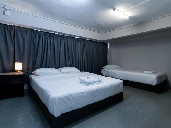 Aayu Muntri : photo 1 de la chambre chambre familiale avec salle de bains privative