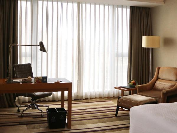 Four Points by Sheraton Guangzhou, Dongpu Tianhe : photo 1 de la chambre deluxe room, 1 king, city view
