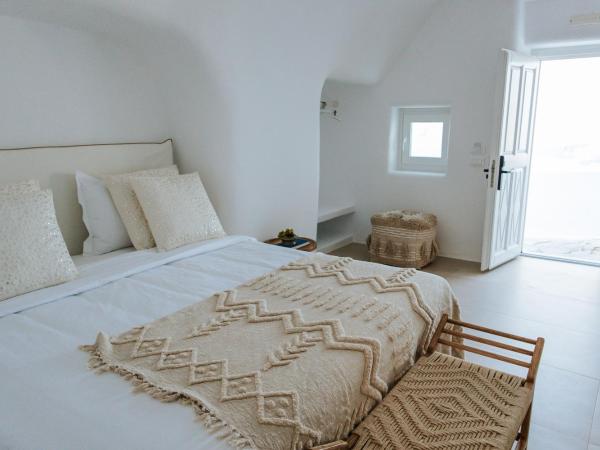 CASA SUNSHA SANTORINI : photo 5 de la chambre sea view suite with outdoor jacuzzi