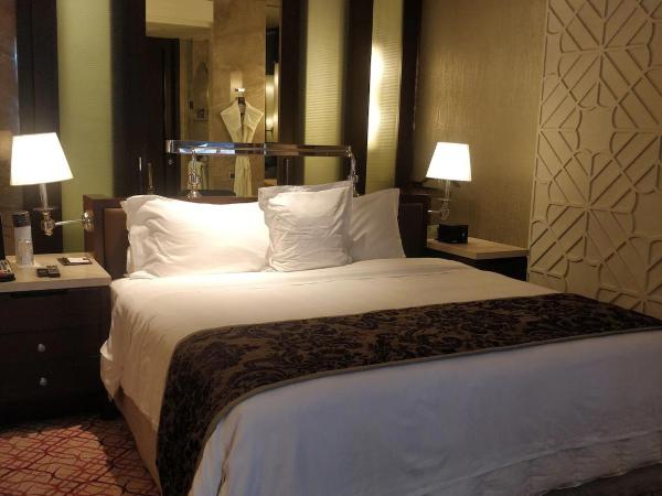 ITC Kohenur, a Luxury Collection Hotel, Hyderabad : photo 2 de la chambre chambre exécutive club exclusive avec balcon - vue sur ville