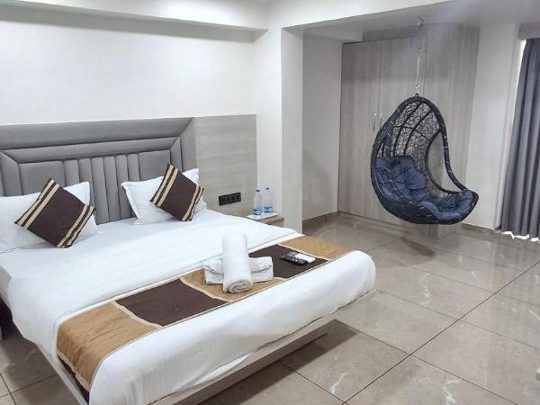 HOTEL R K VILLA : photo 7 de la chambre suite deluxe avec lit king-size